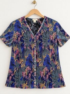 Tilsee Blue Floral V-Neck Button-Front Blouse